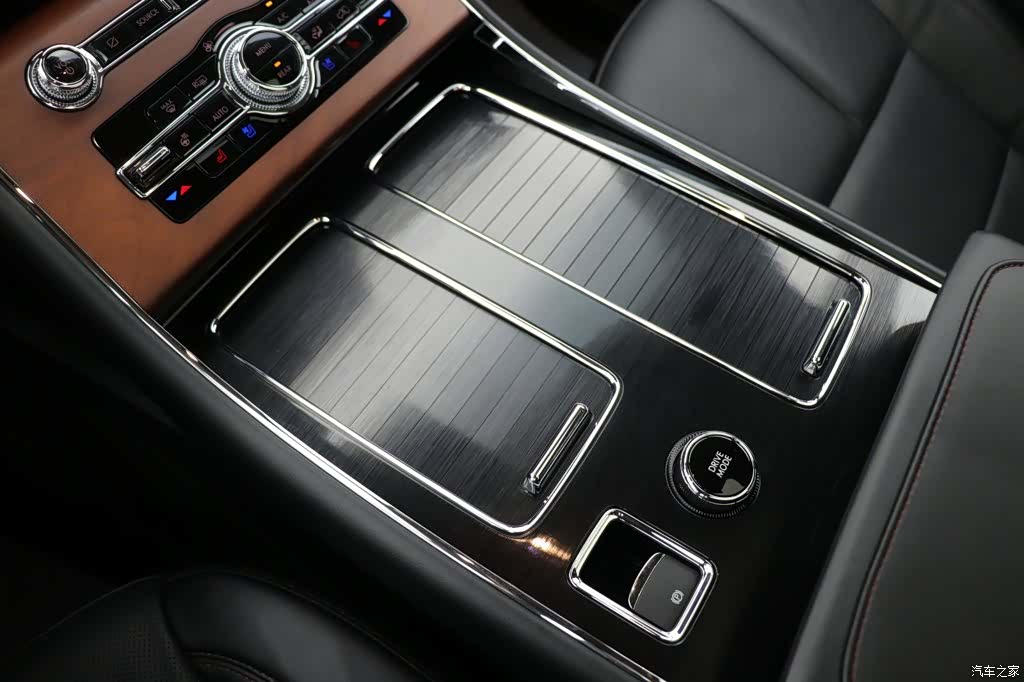 Lincoln Aviator, 2023 15