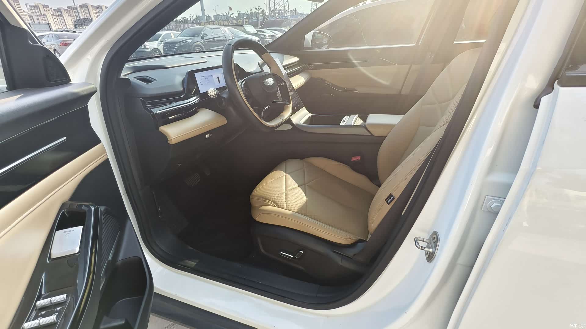 Geely Galaxy L6, 2024 2