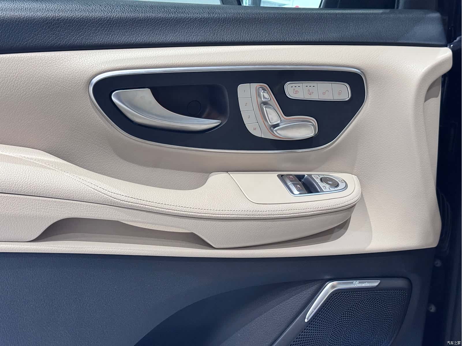 Mercedes-Benz V-Class, 2022 15