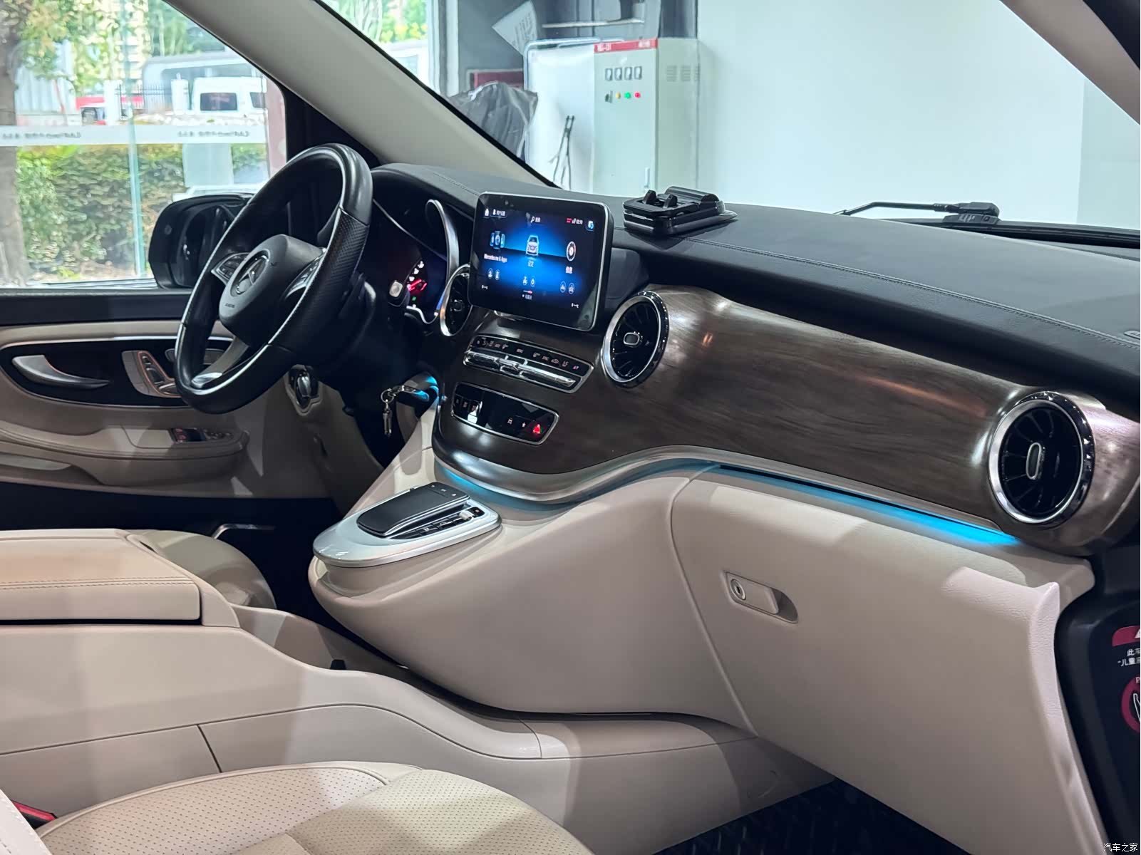 Mercedes-Benz V-Class, 2022 26