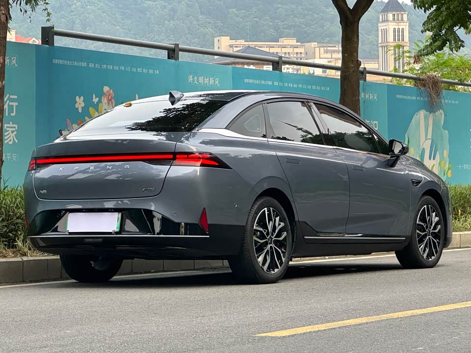 XPENG P5