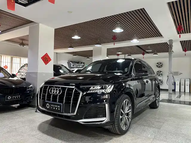 Audi Q7 2020 — купить из Китая под заказ