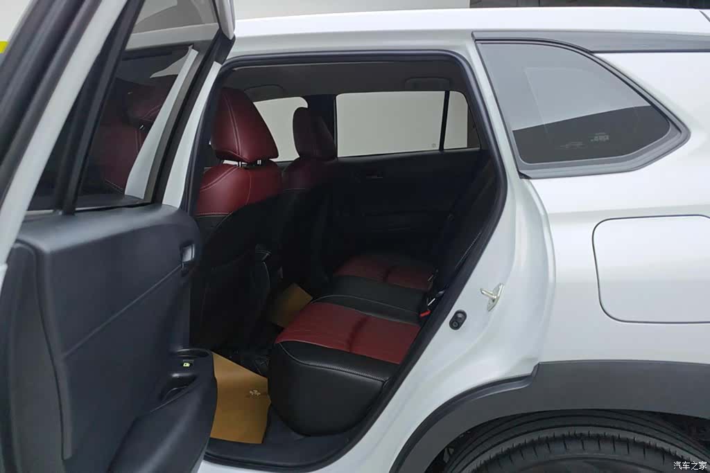 Toyota Corolla, 2025 11