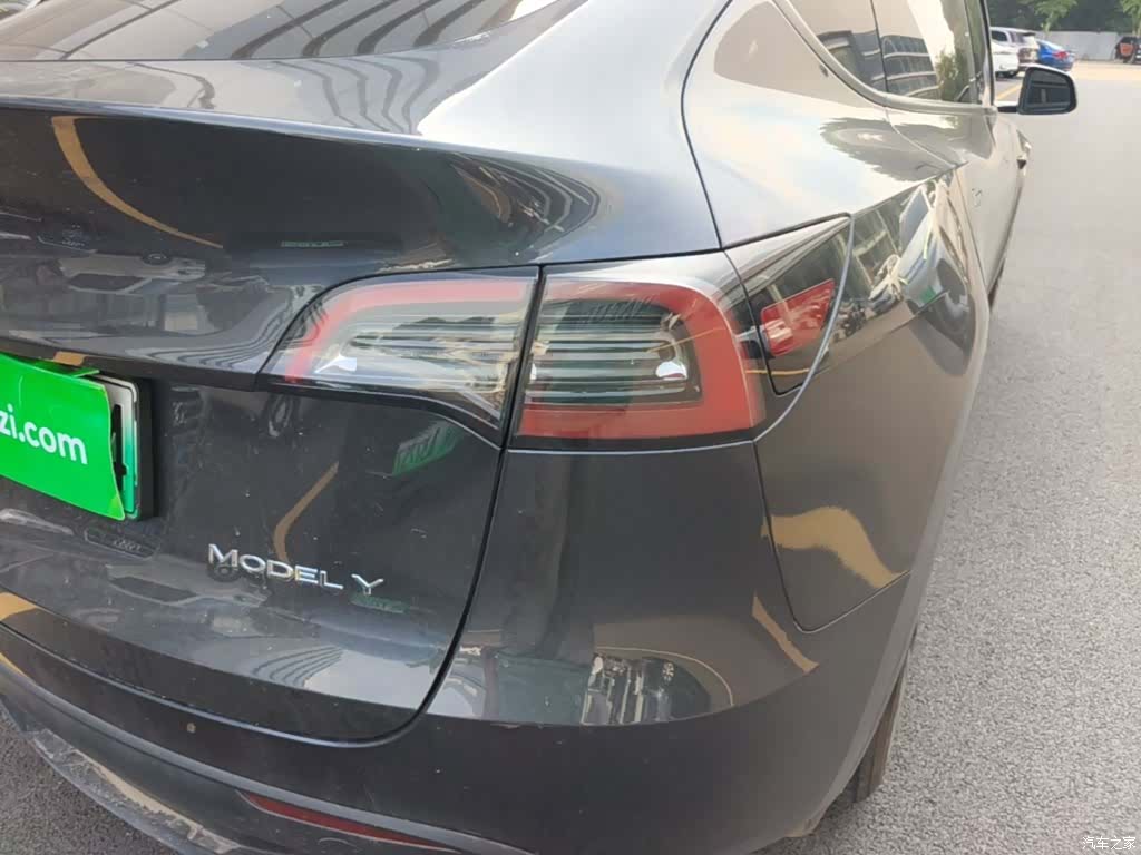 Tesla Model Y, 2024 8