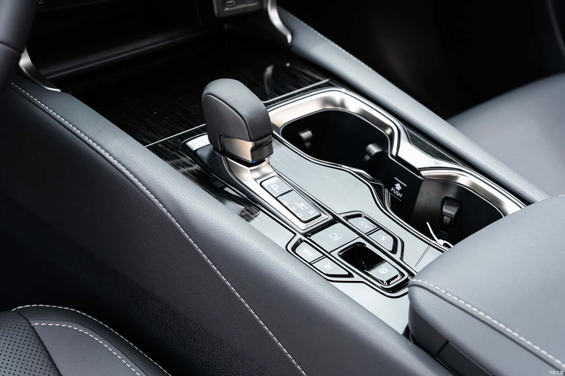 Lexus RX, 2025 14
