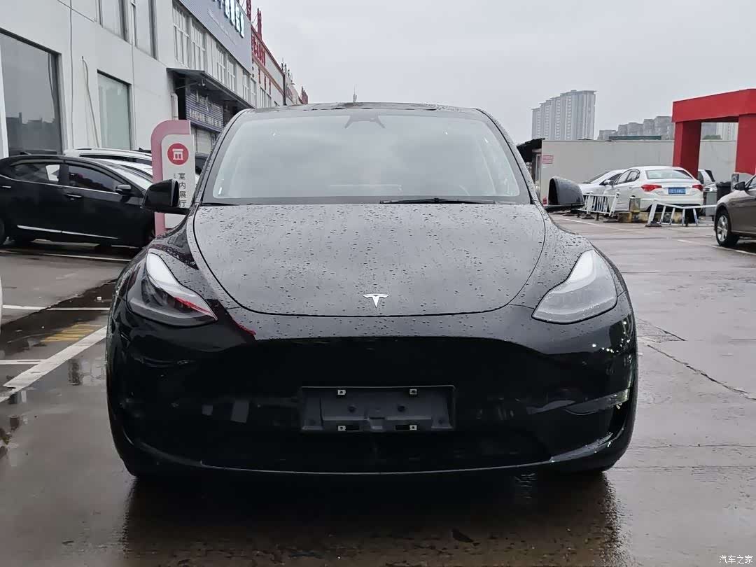 Tesla Model Y, 2022 2