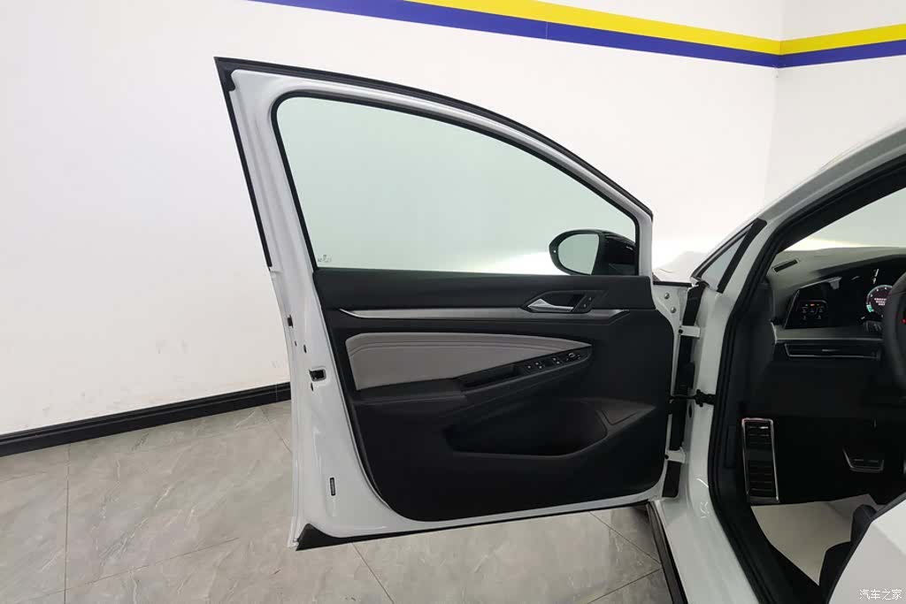 Volkswagen Golf, 2024 7