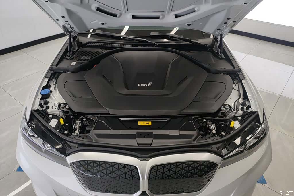 BMW i3, 2025 10