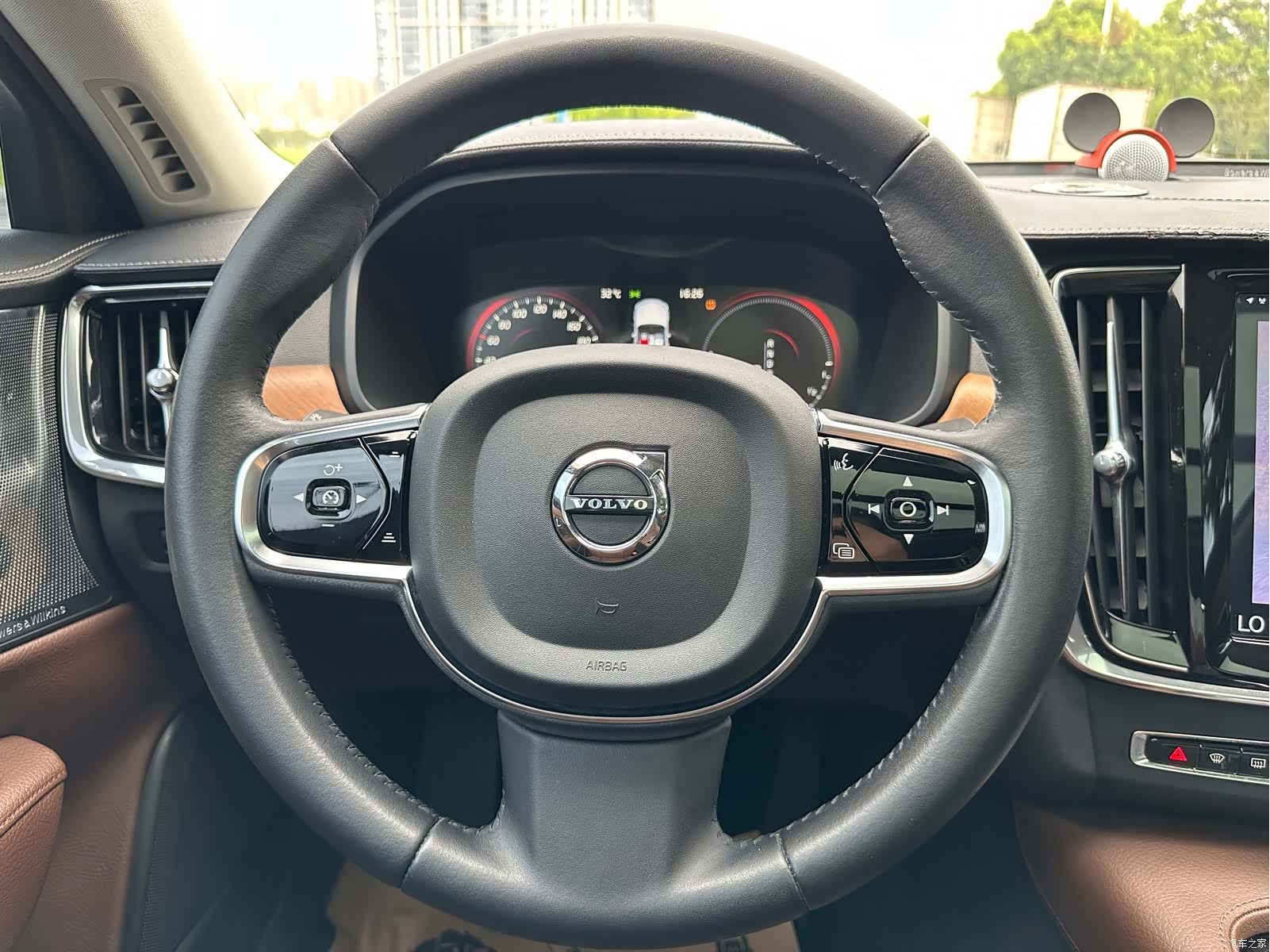 Volvo S90, 2019 17