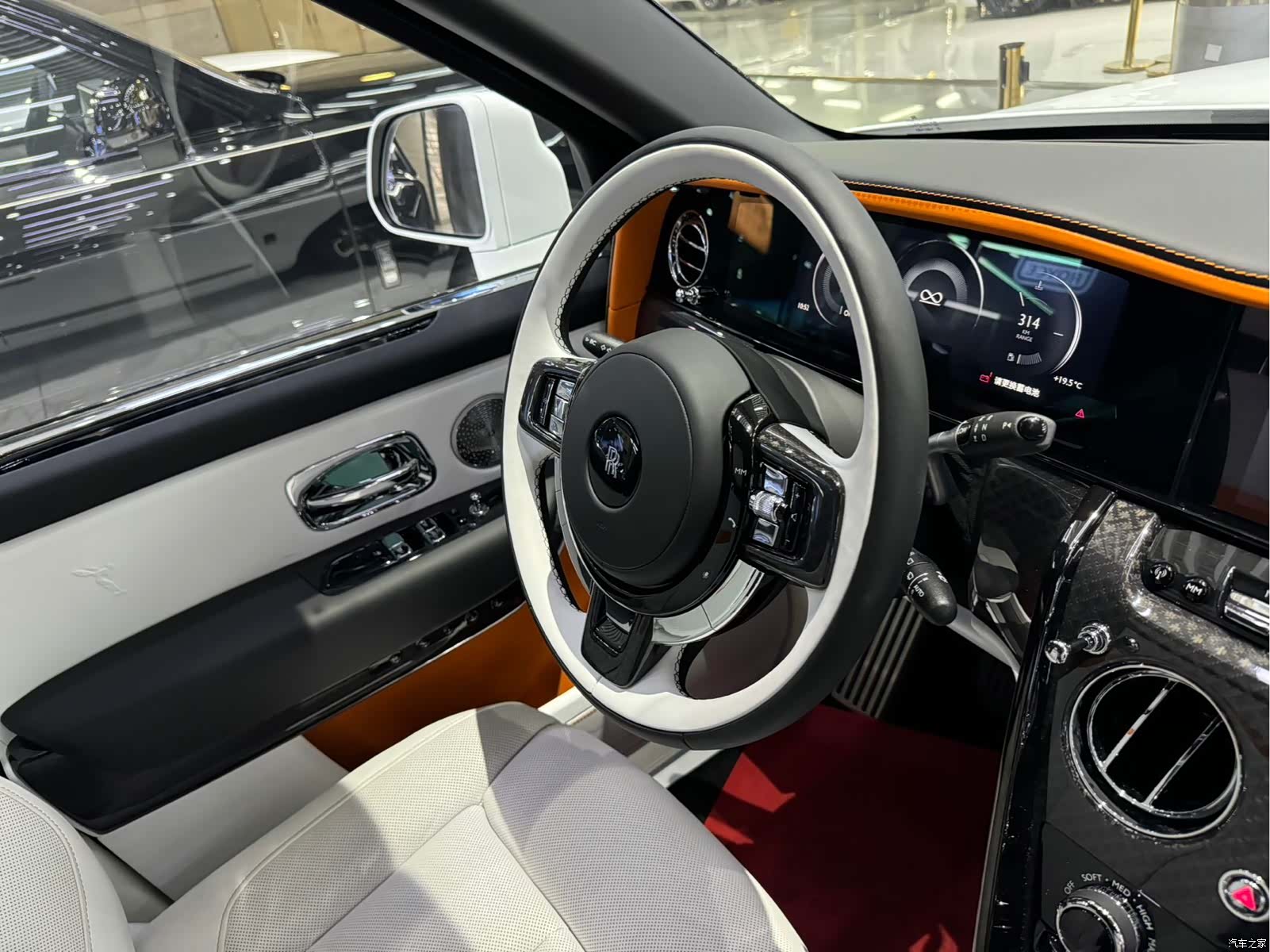 Rolls-Royce Cullinan, 2026 17