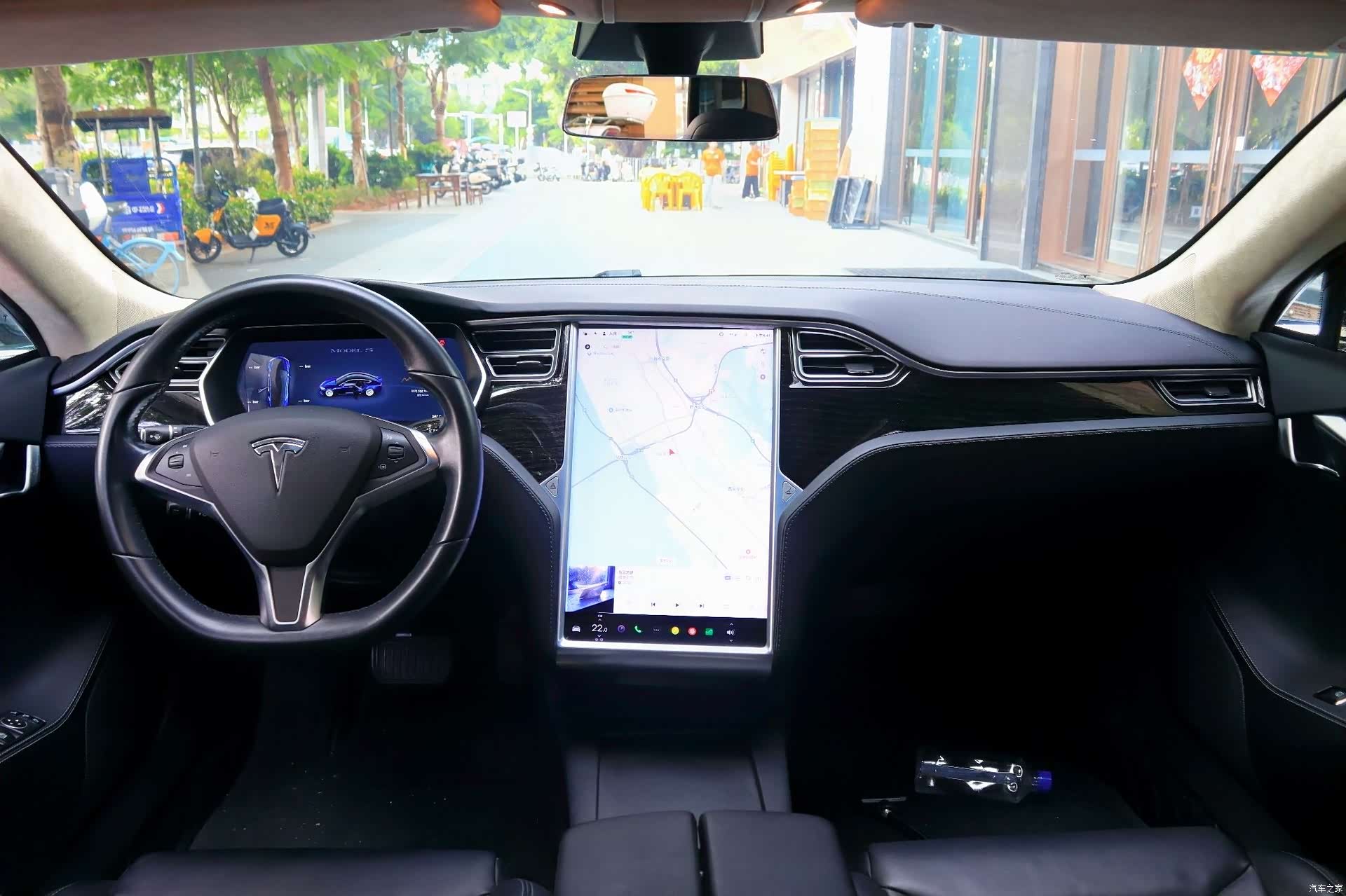 Tesla Model S, 2018 7