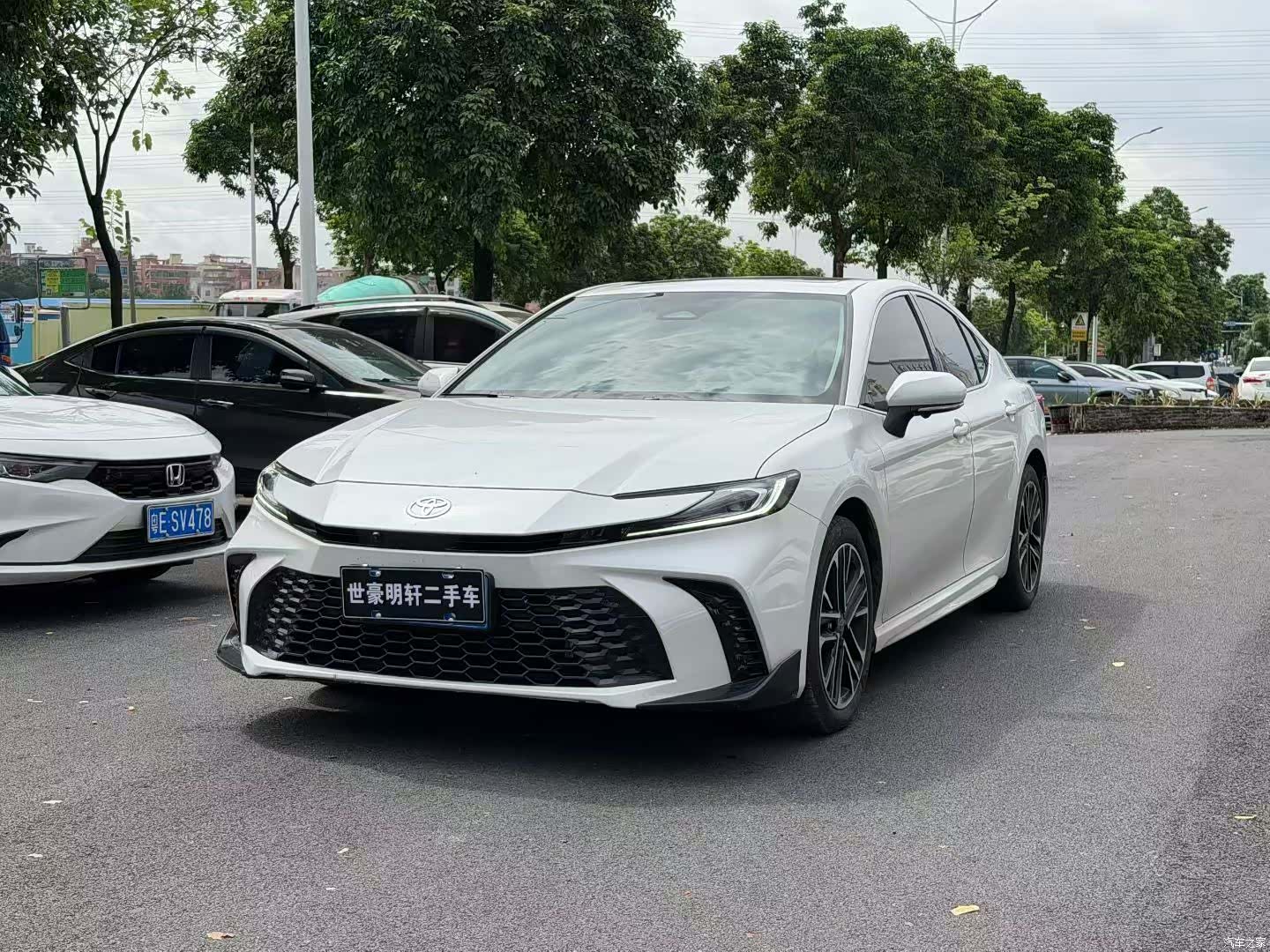Toyota Camry, 2025 1