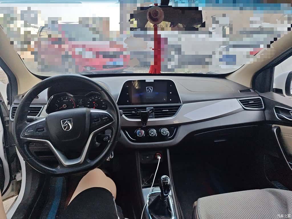 Wuling 310W, 2019 6