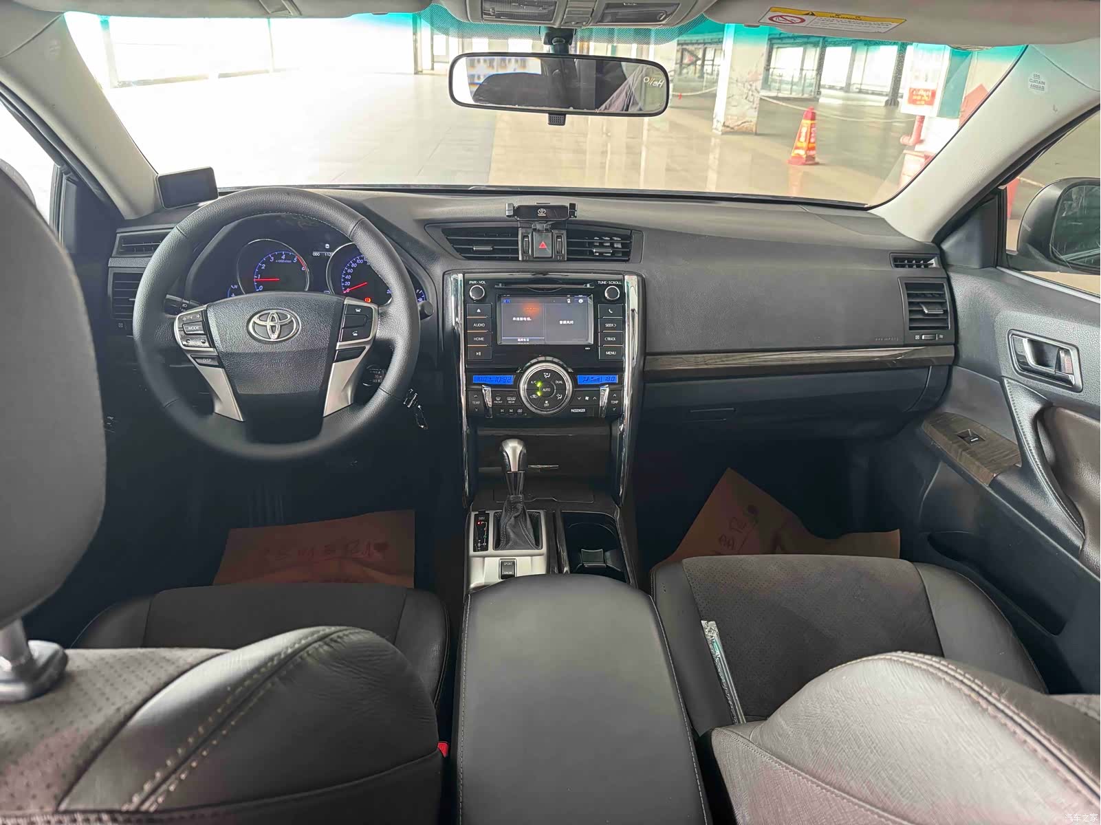 Toyota 2.5V, 2015 8