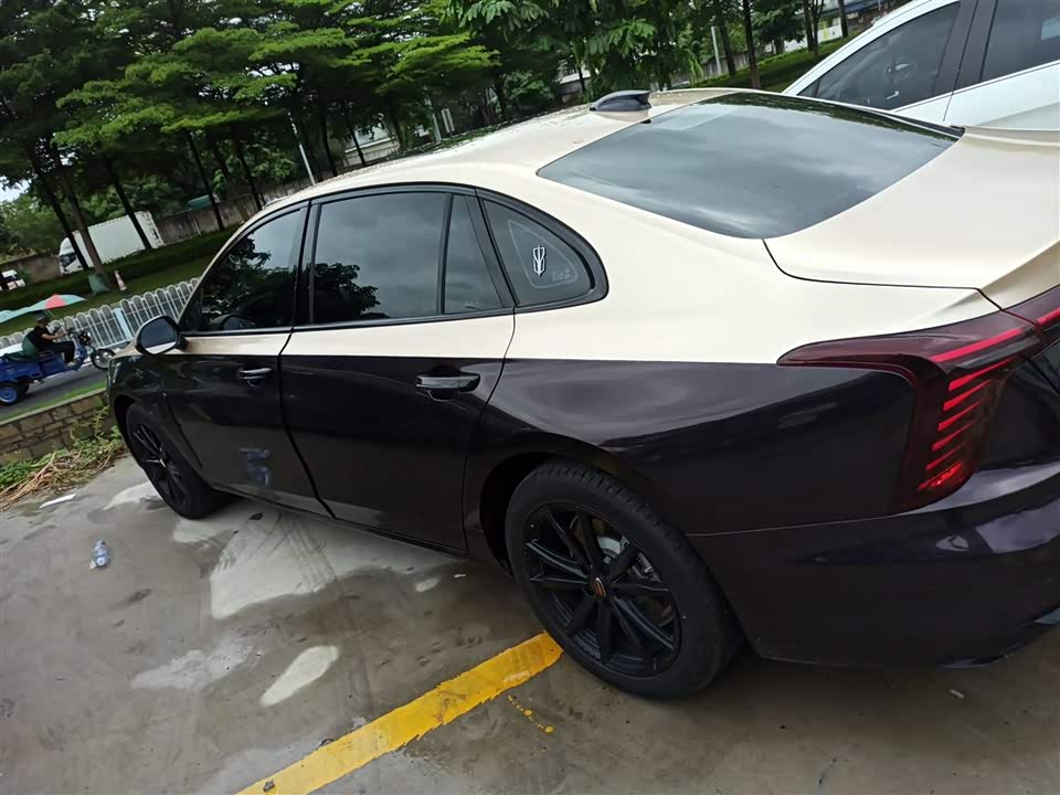 Hongqi H5
