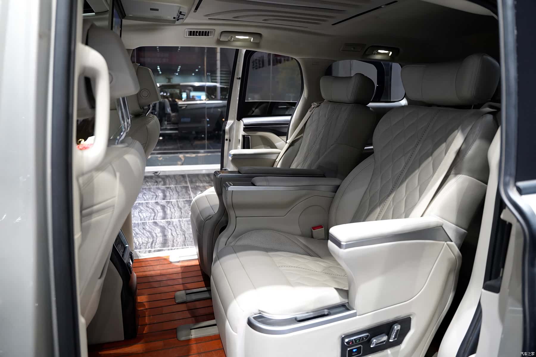 Buick GL8, 2022 9