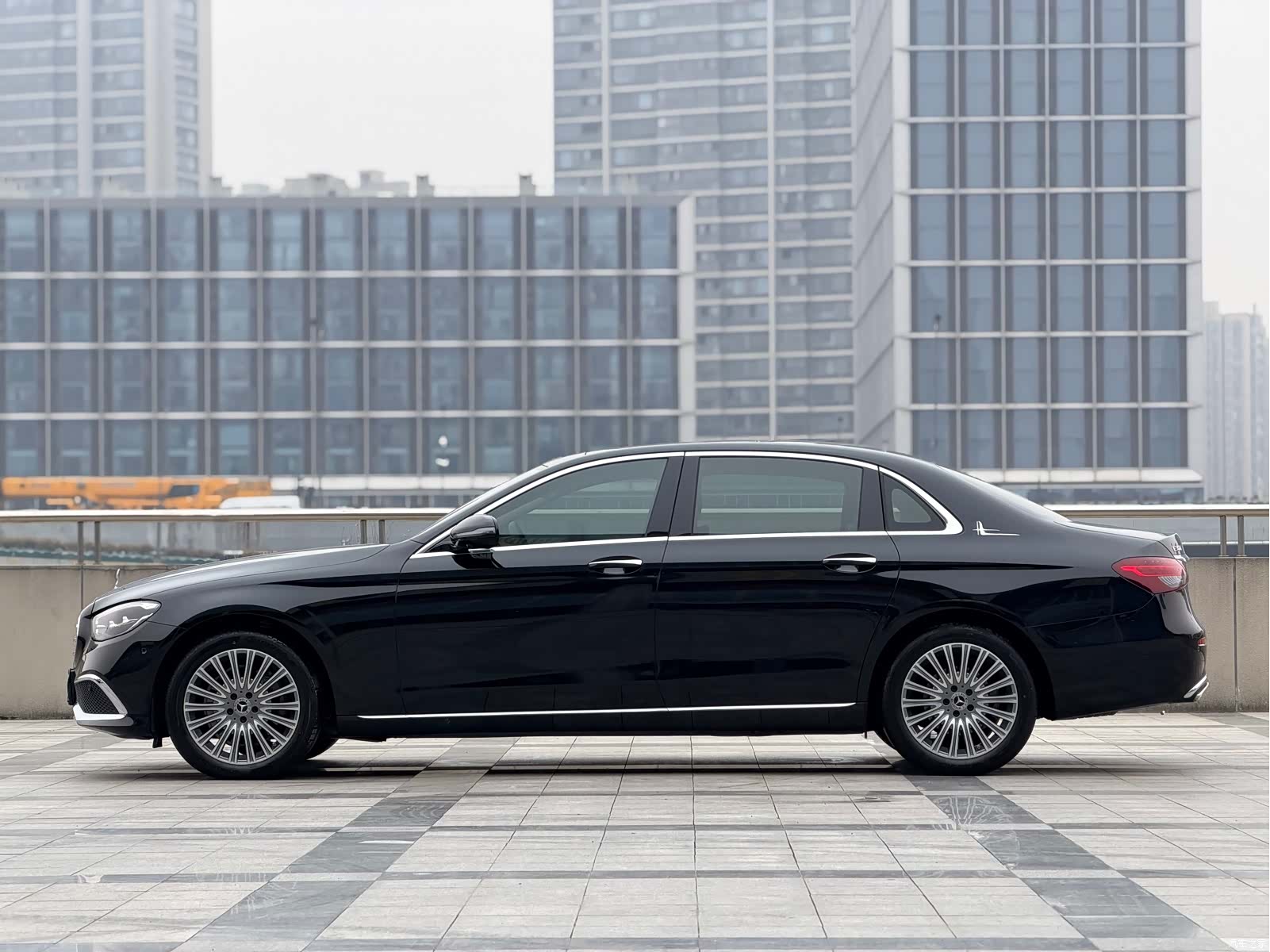 Mercedes-Benz E-Class, 2023 4