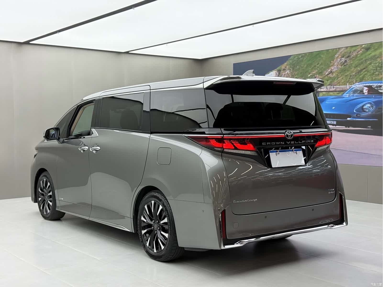 Toyota Vellfire, 2024 7
