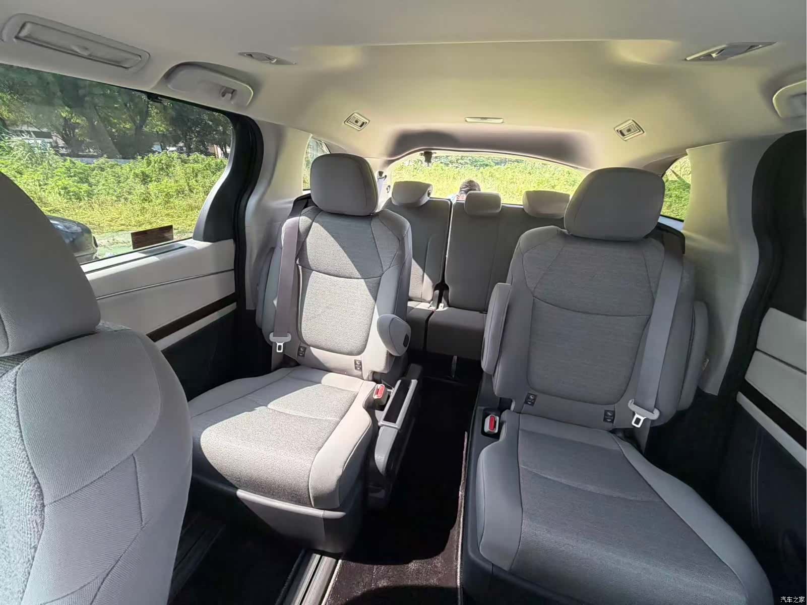 Toyota Sienna, 2026 7