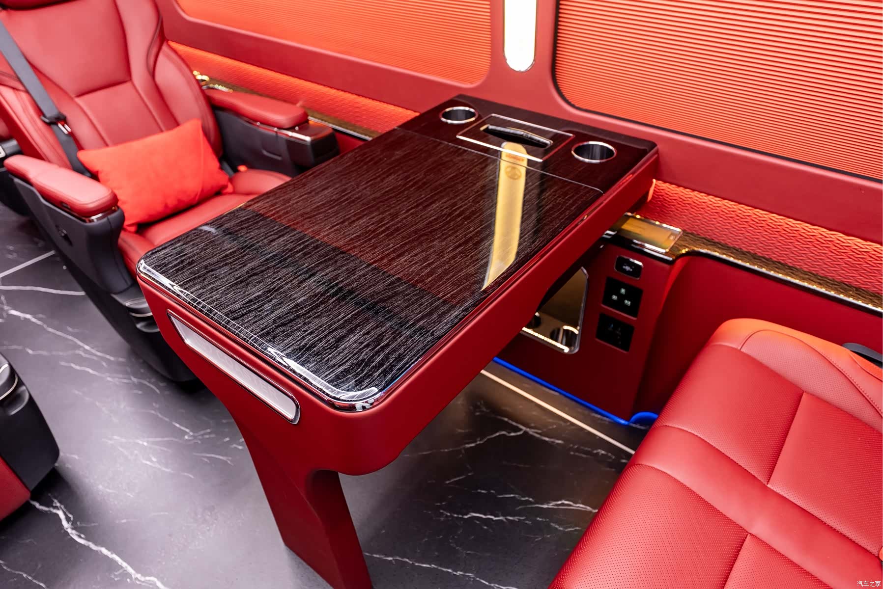 Toyota Coaster, 2025 21
