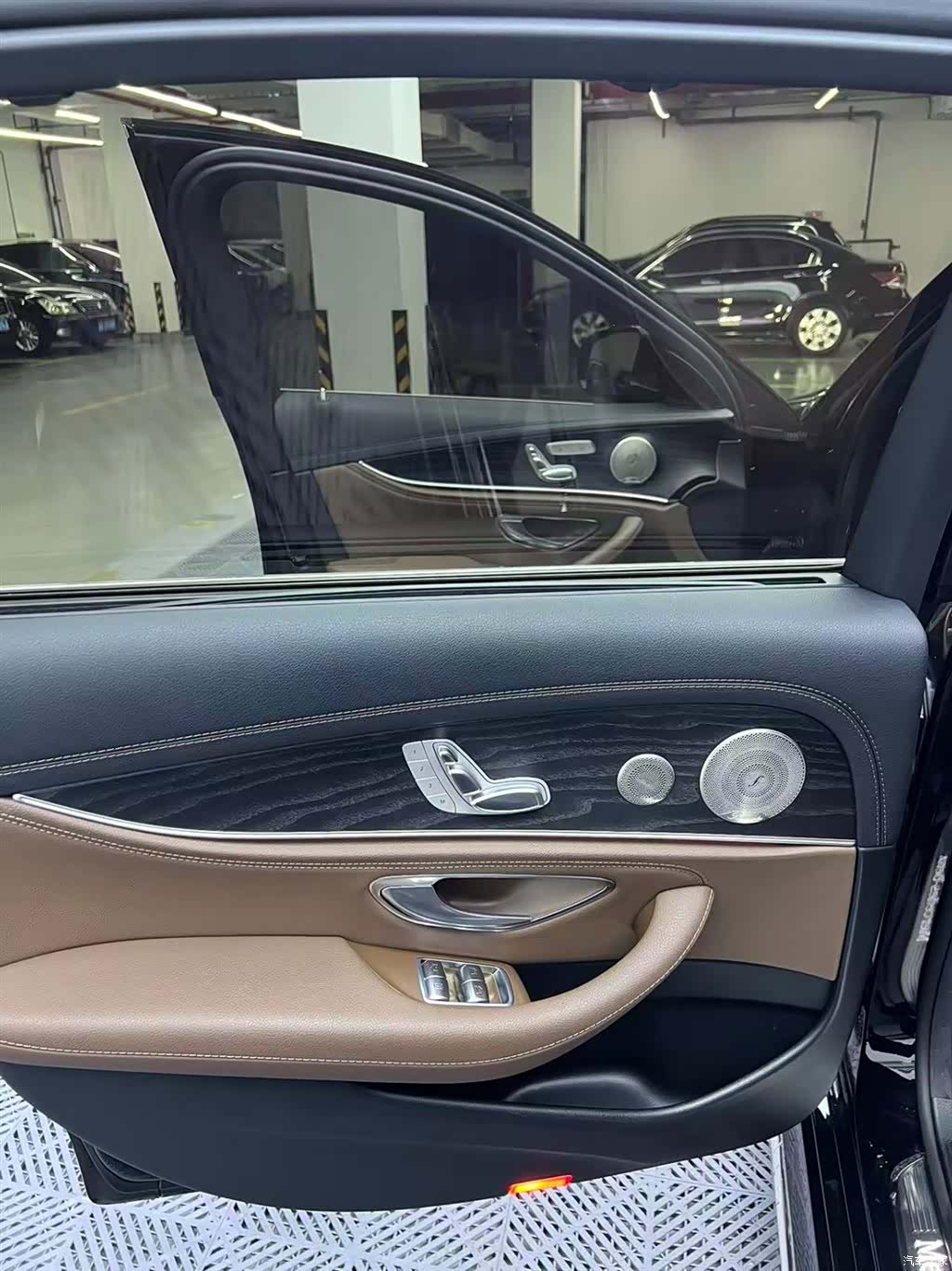 Mercedes-Benz E-Class, 2022 11