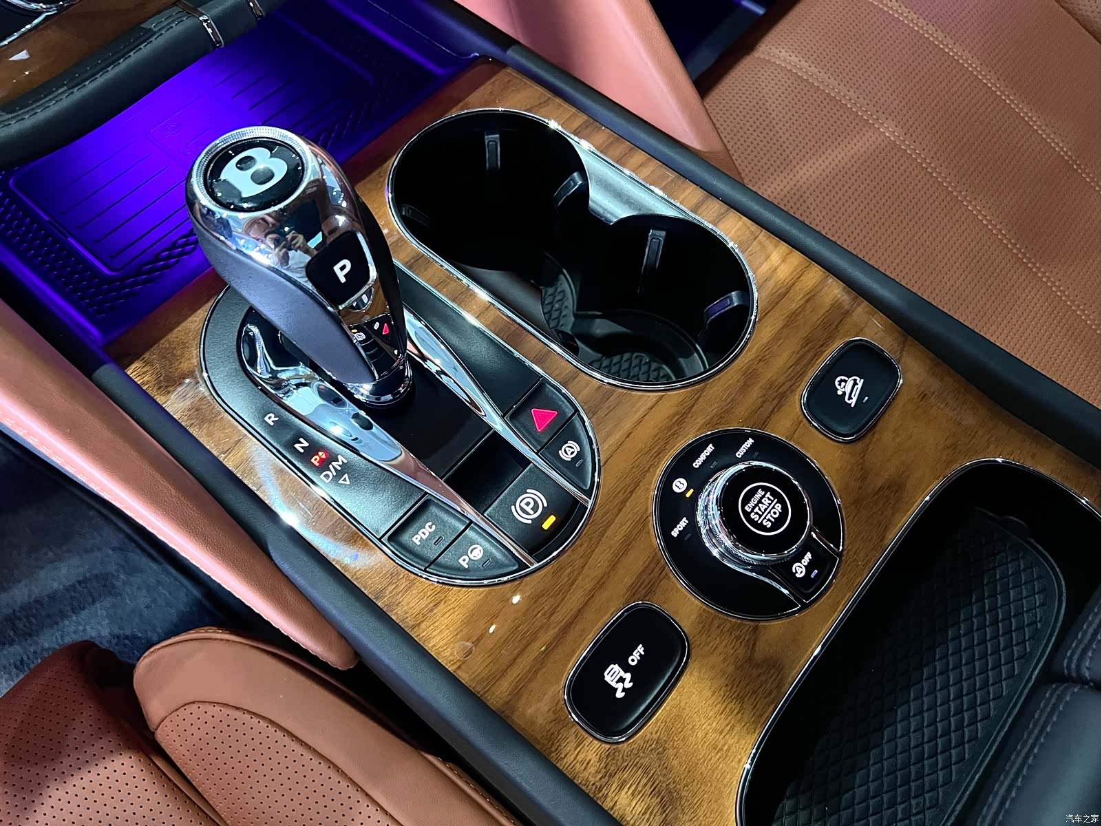 Bentley Bentayga, 2021 26