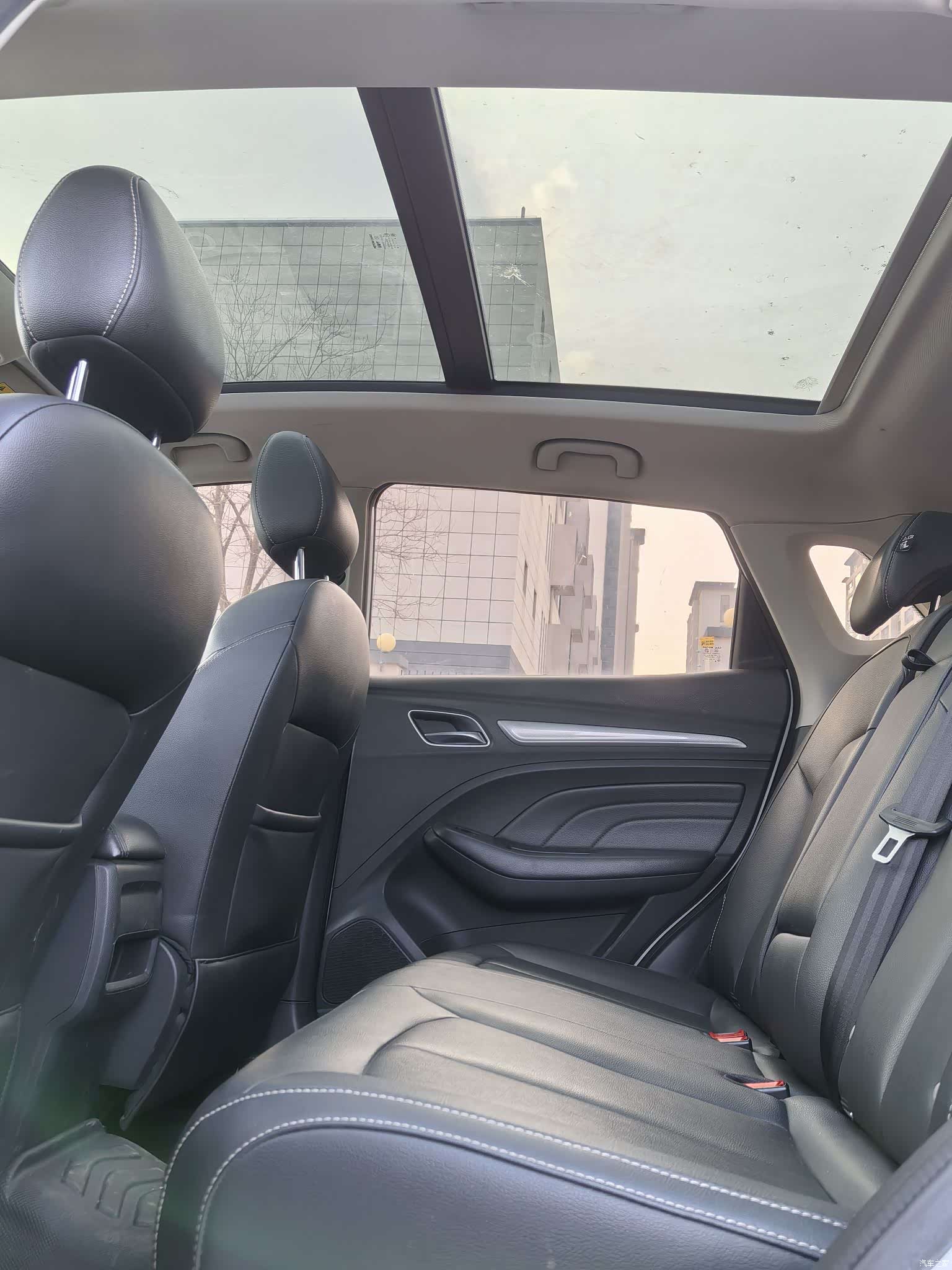 Roewe RX3, 2018 10