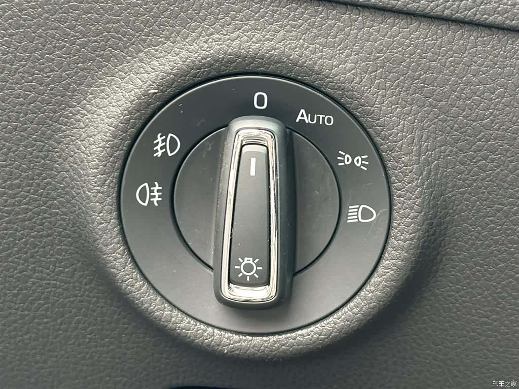Skoda Superb, 2023 11