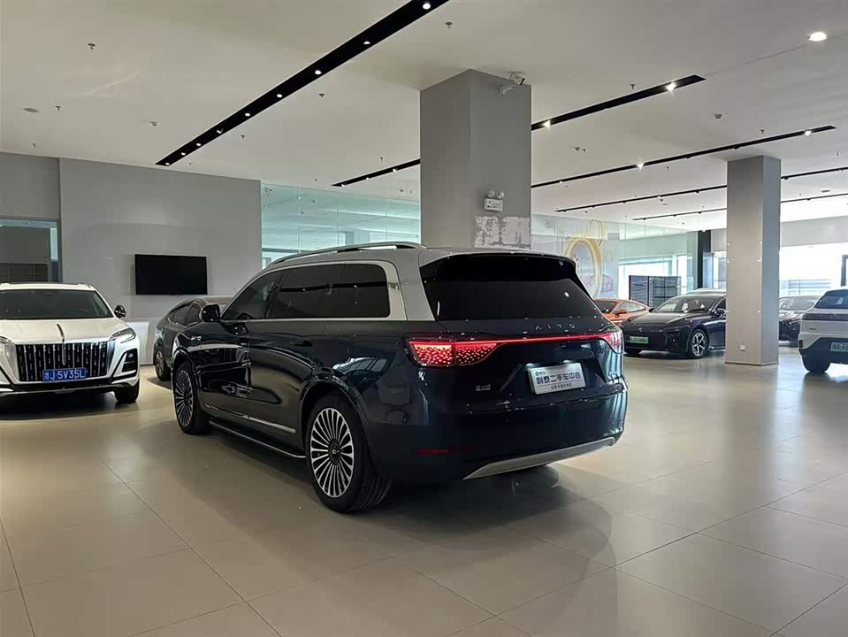 AITO Ask the world M9