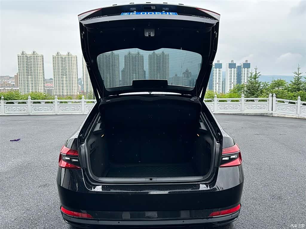 Skoda Superb, 2023 20