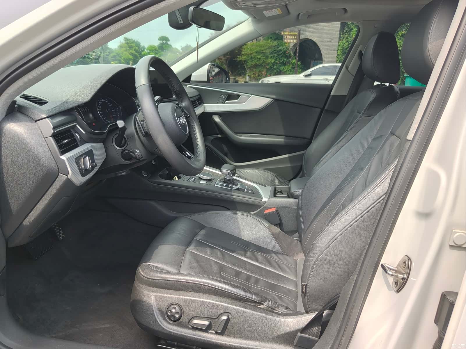 Audi A4L, 2017 12