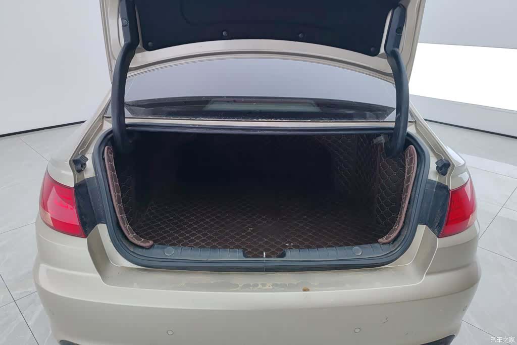 Geely Emgrand, 2018 4