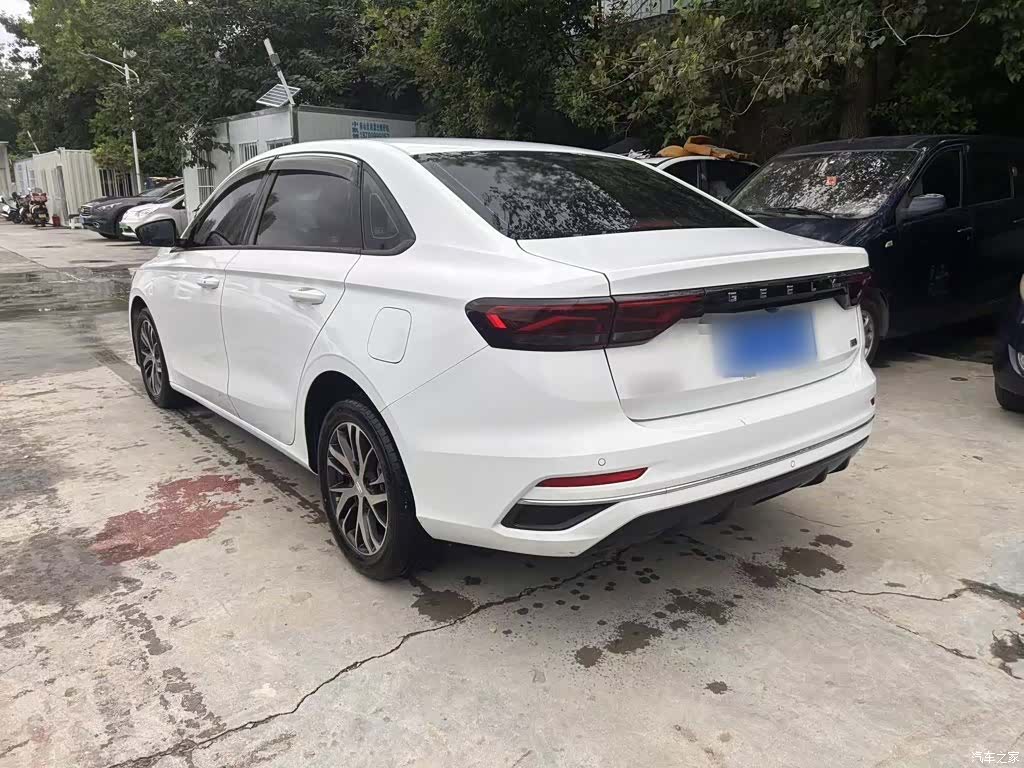 Geely Emgrand, 2023 25