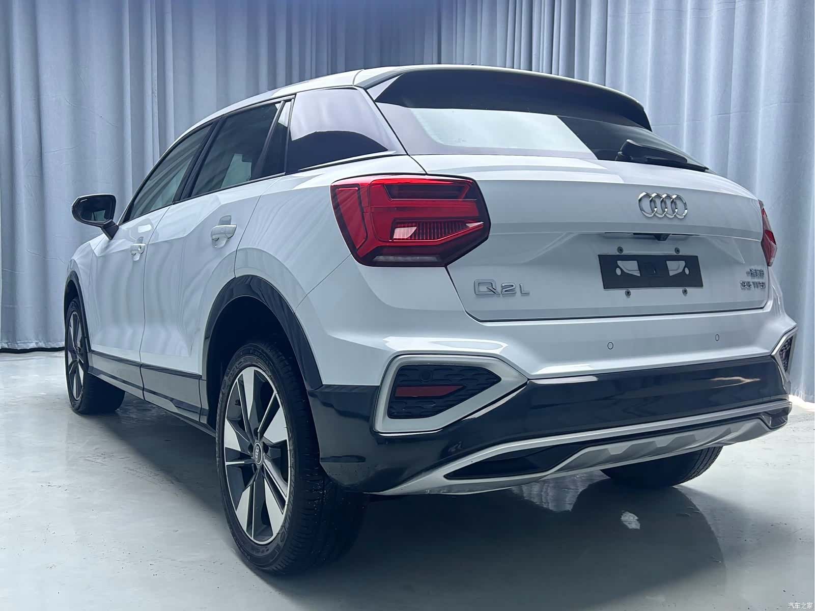 Audi Q2L, 2023 20