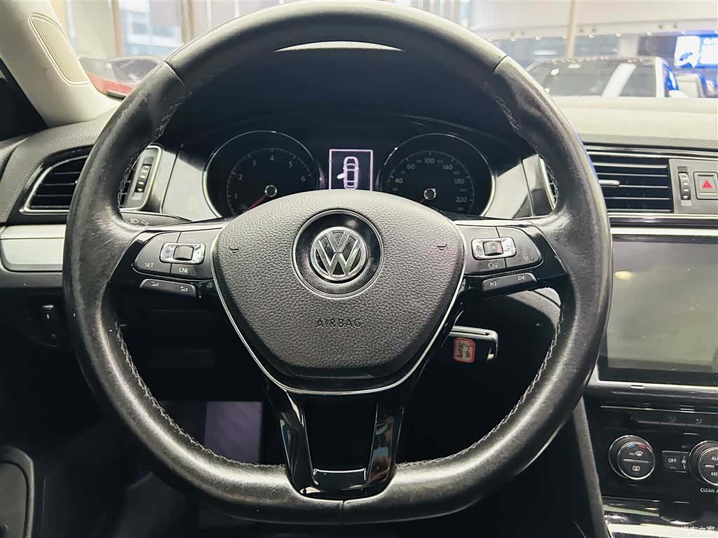 Volkswagen Lamando, 2016 15