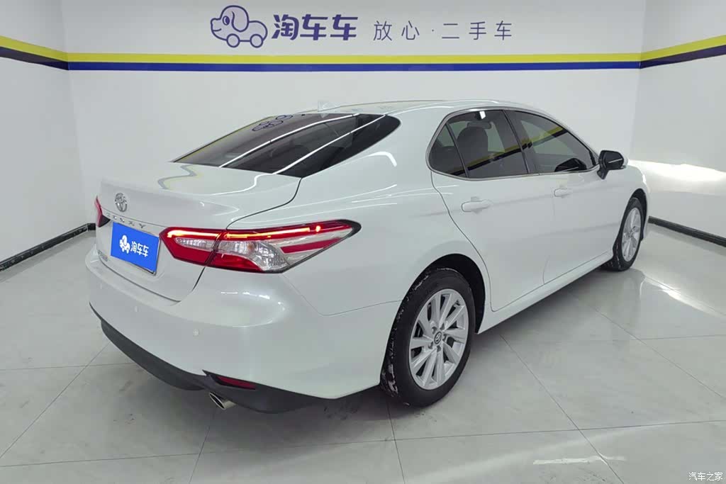 Toyota Camry, 2023 3