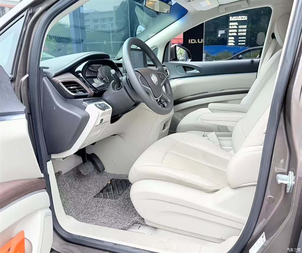 Buick GL8, 2022 4