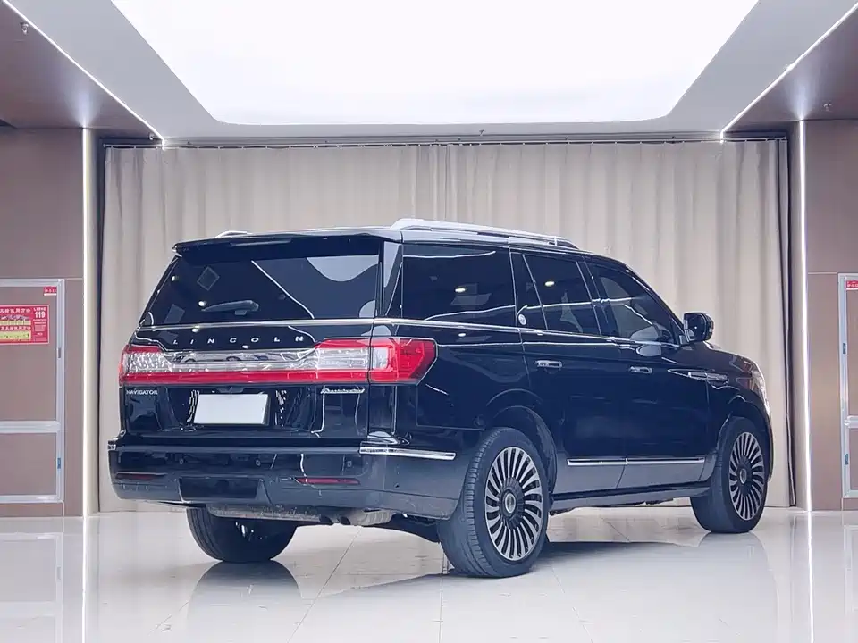 Lincoln Navigator