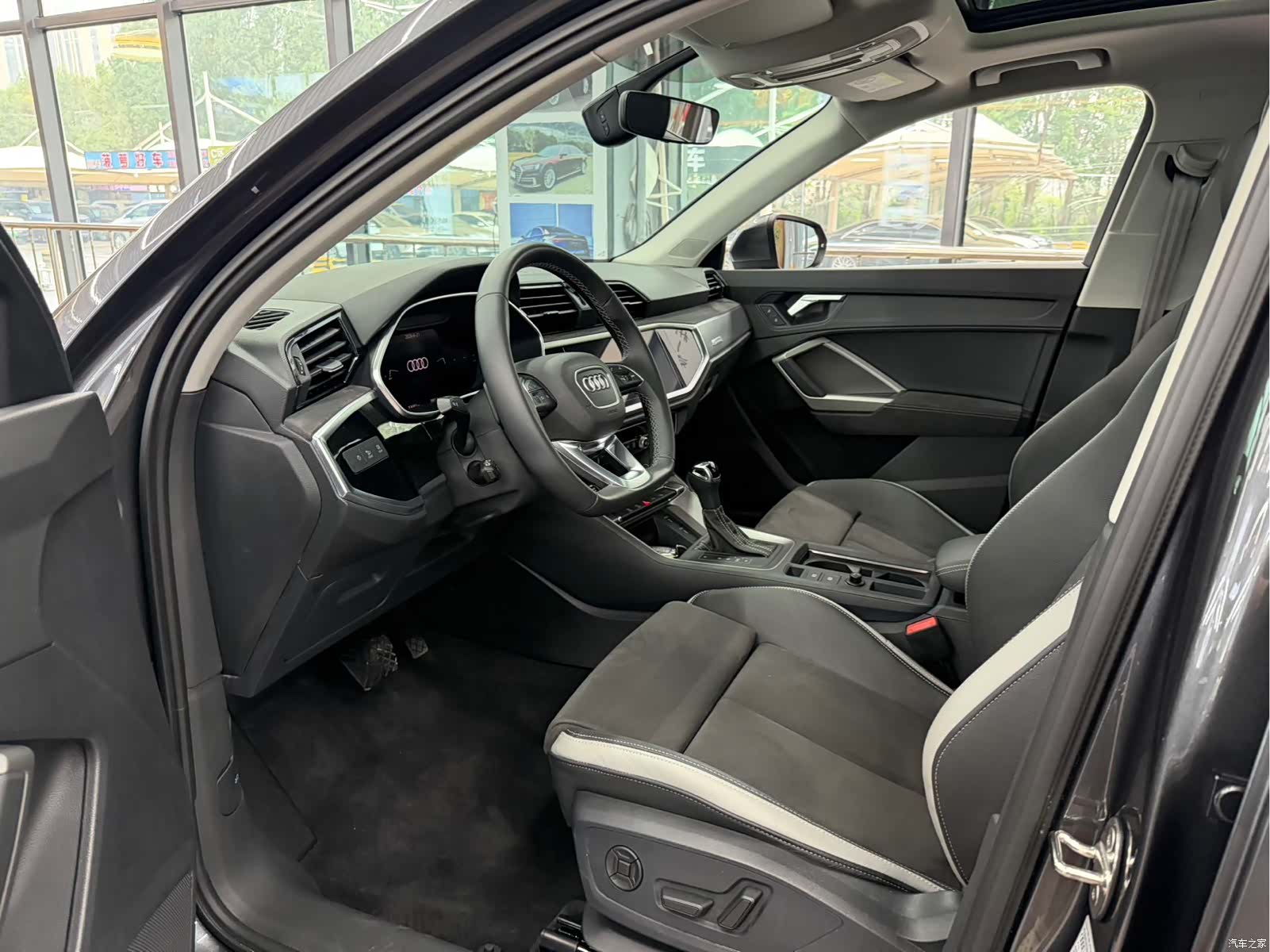 Audi Q3, 2022 11