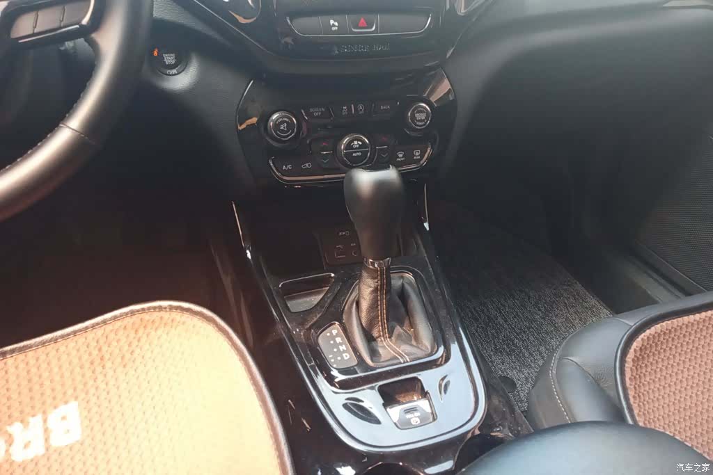 Jeep Cherokee, 2017 16