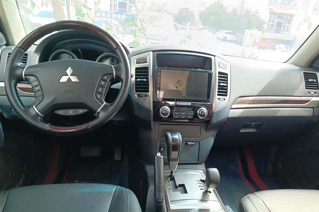Mitsubishi Pajero, 2020 12