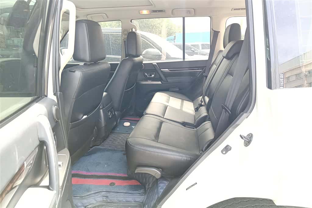 Mitsubishi Pajero, 2020 11