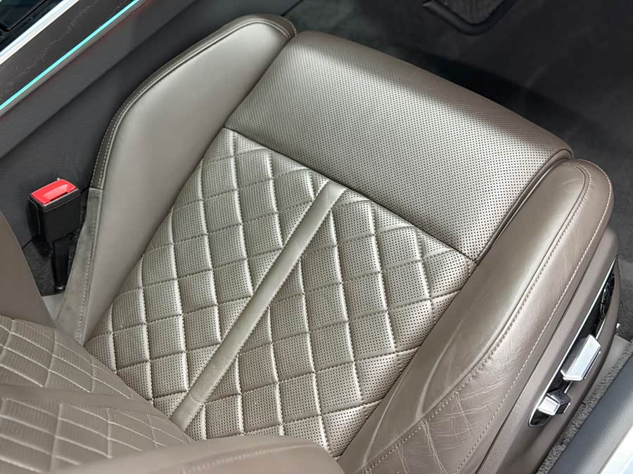 Audi A8 2021, фото 14