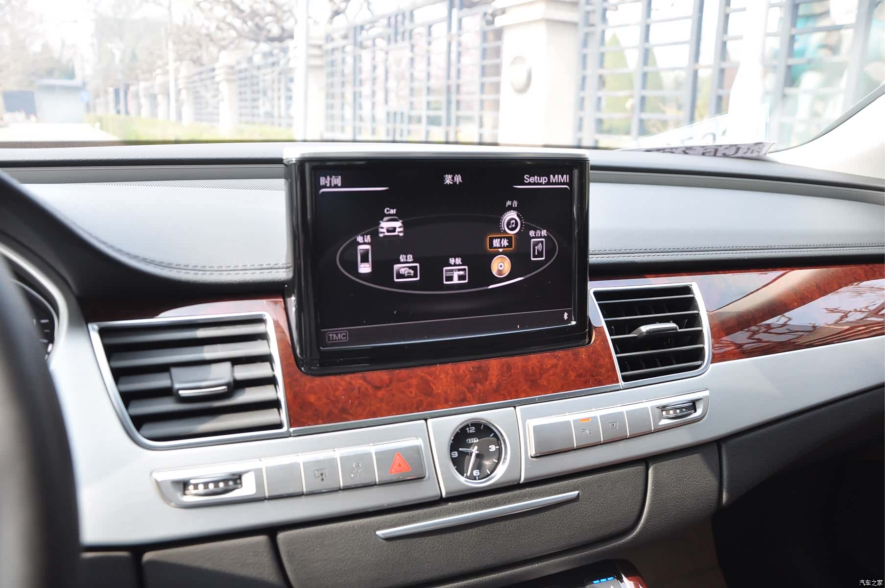 Audi A8L, 2011 10