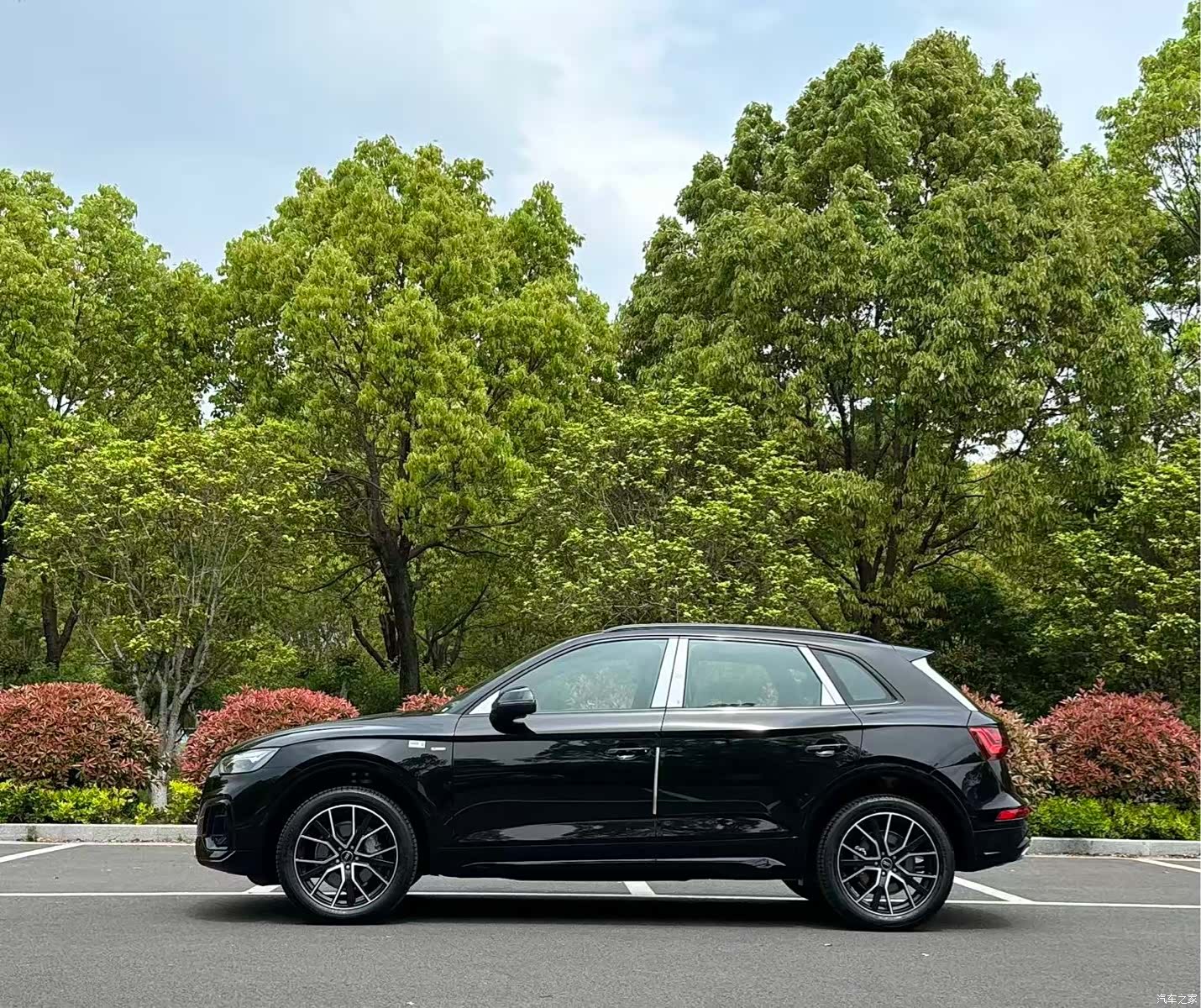 Audi Q5L, 1900 3
