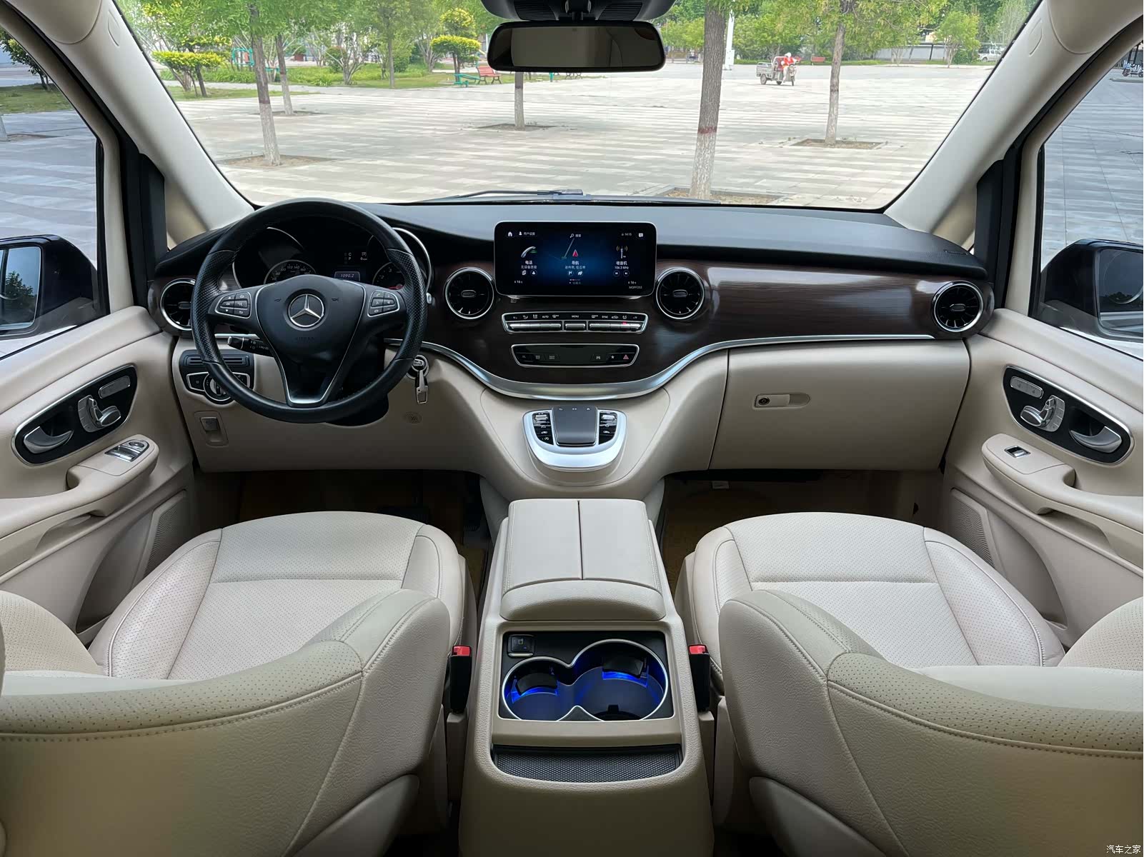 Mercedes-Benz V-Class, 2021 9