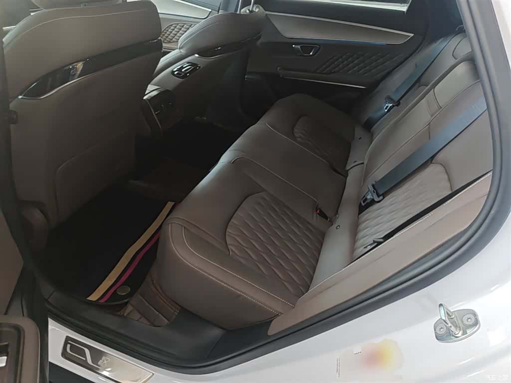 BYD Han, 2023 13