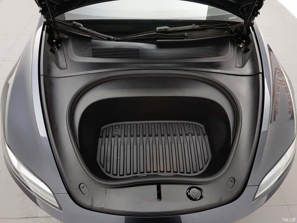 Tesla Model 3, 2024 6