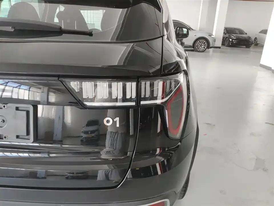 Lynk & Co 01