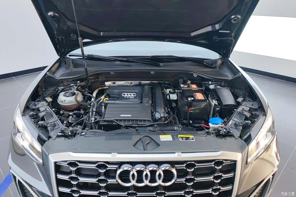 Audi Q2L, 2021 10
